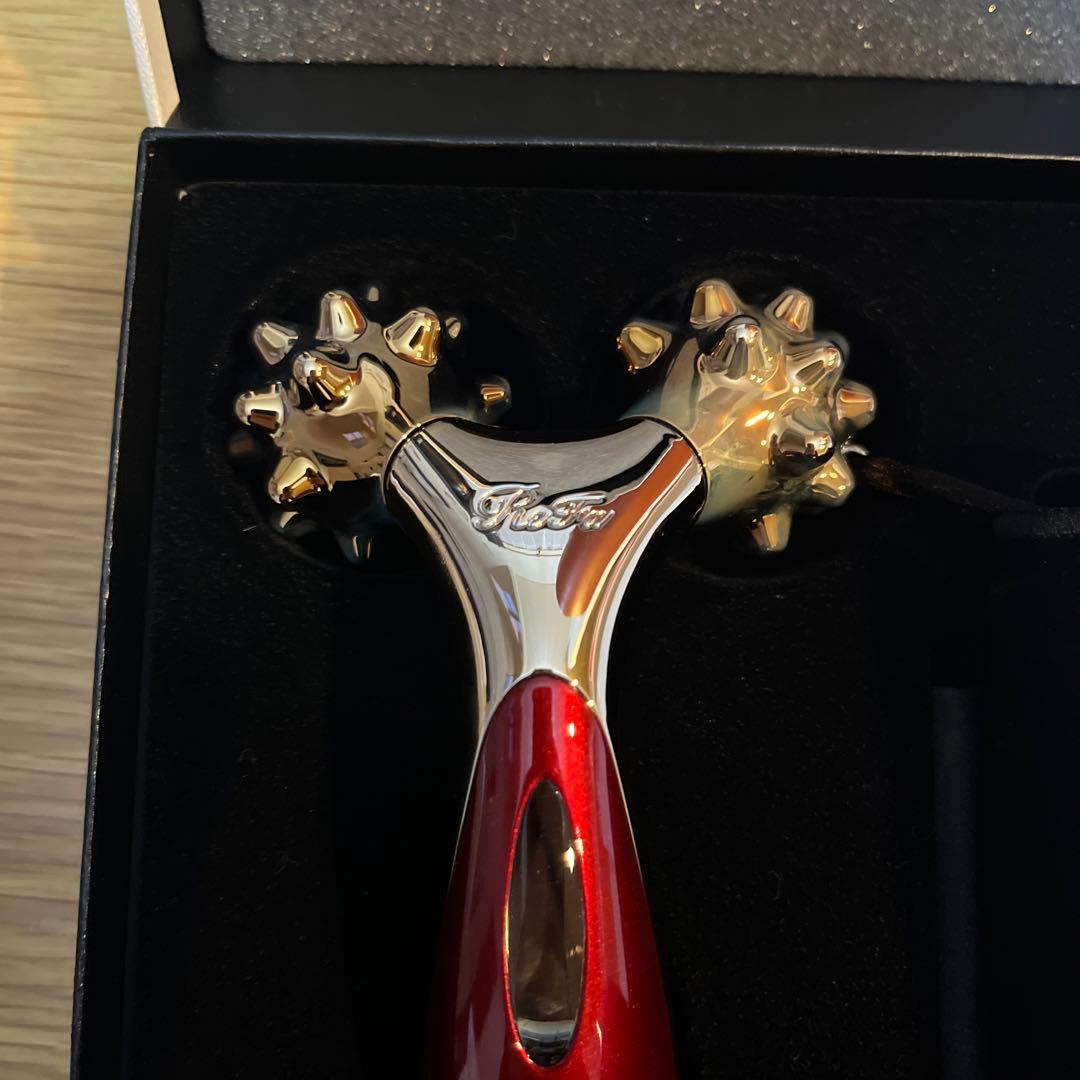 美容ローラー　リファリズム　レッド　RF-RT2320C-R