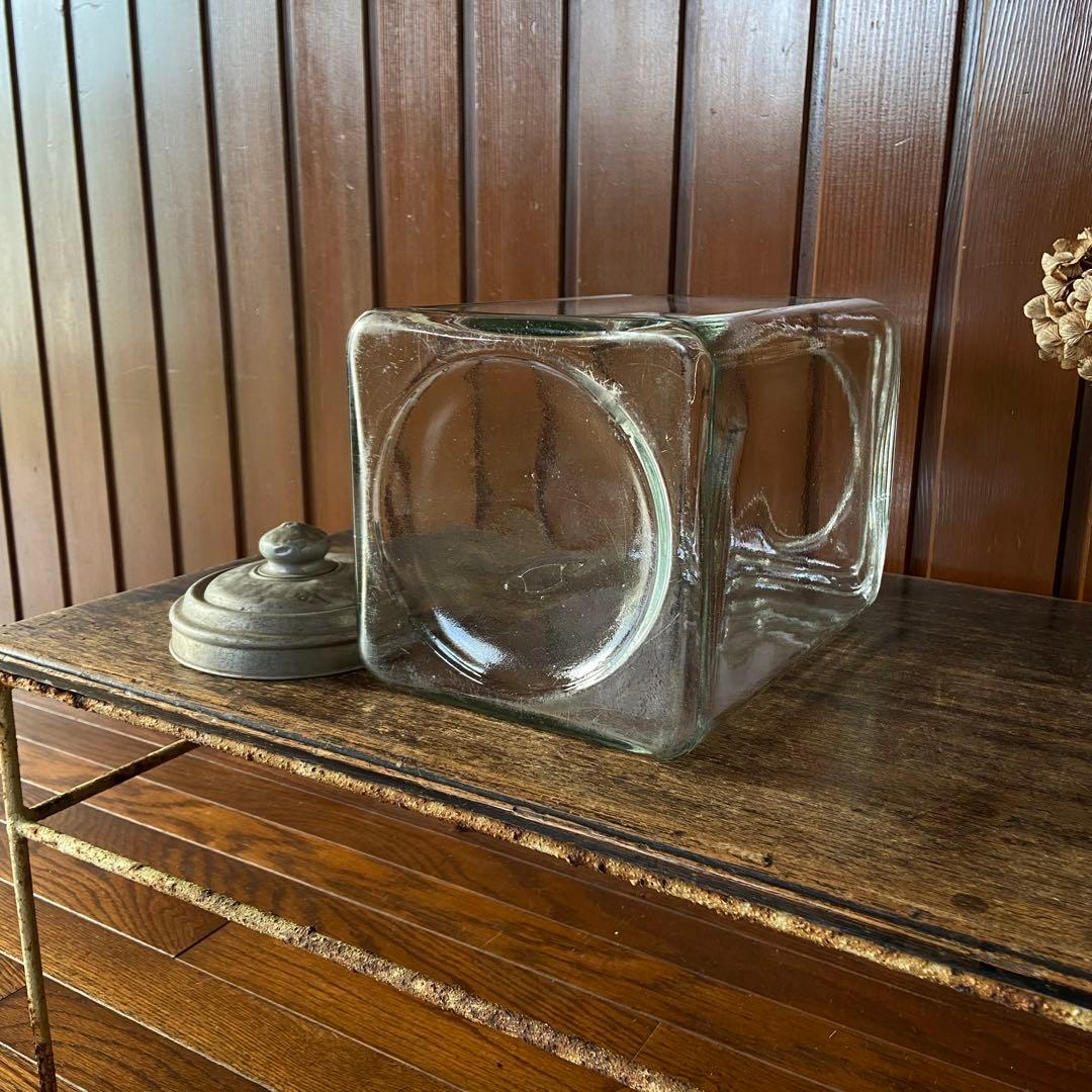 アンティーク　ガラス瓶　レトロ　蓋付き