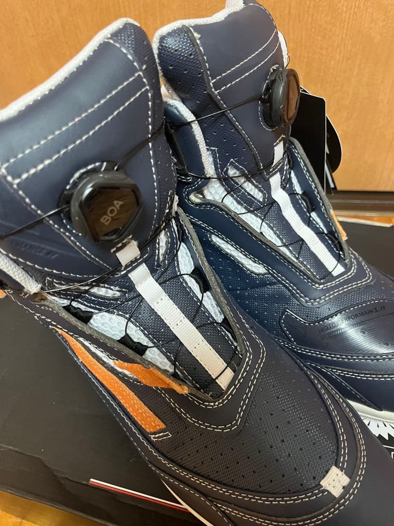 【新品未使用】クシタニ　Ｋ４５７０　フローシューズ　27センチ