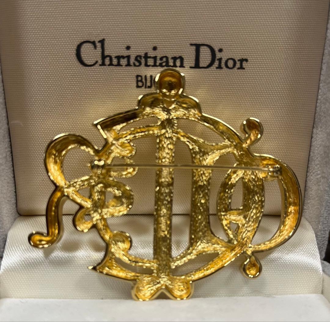 y*a様 Christian Dior ブローチ 金色 メタル製