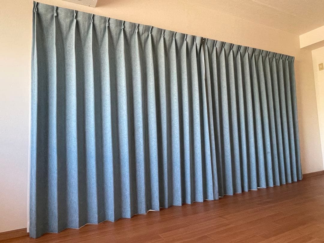 水色 プリーツカーテン 大きめカーテン