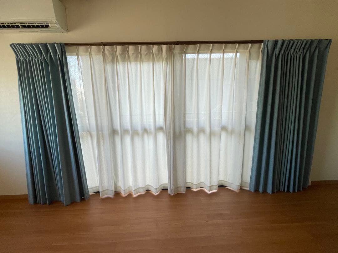 水色 プリーツカーテン 大きめカーテン