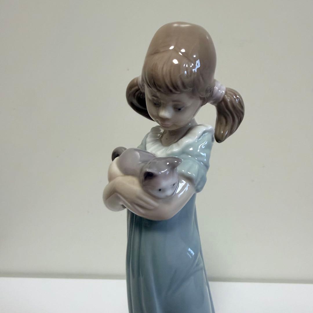 少女と猫「私のことも忘れないで」LLADRO フィギュリン