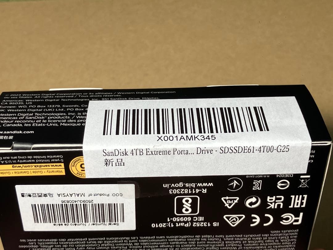 2025年製 サンディスク 4TB ポータブルSSD SDSSDE61-4T00