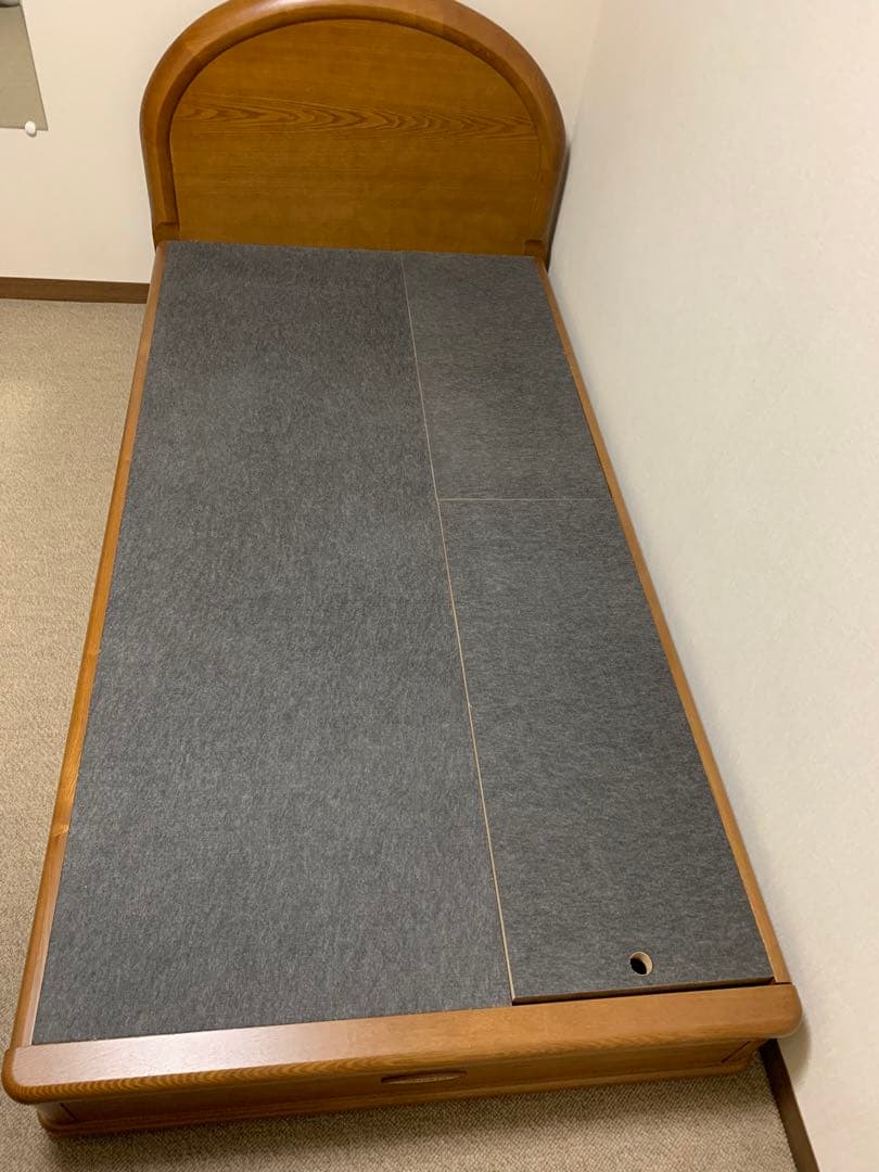 Serta シングルベッドフレーム (名古屋に取りに来て頂ける方向け)