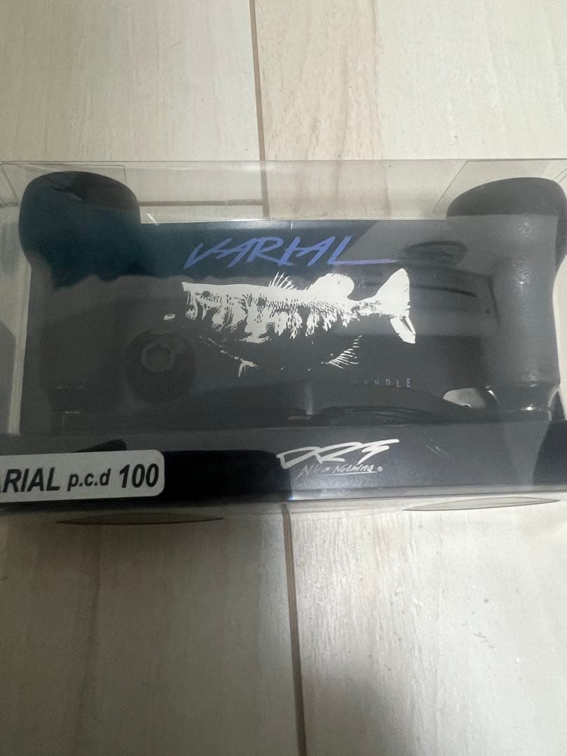 バリアル100 ブラック　ダイワABU左巻きナット付き