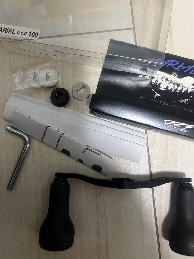 バリアル100 ブラック　ダイワABU左巻きナット付き