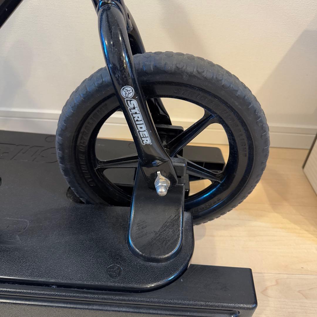 STRIDER バランスバイク ブラック　バンドル付き