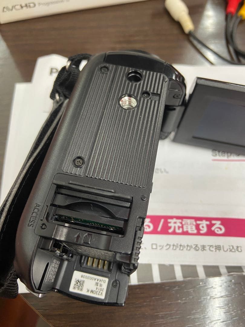 Panasonic HC-V230M ビデオカメラ