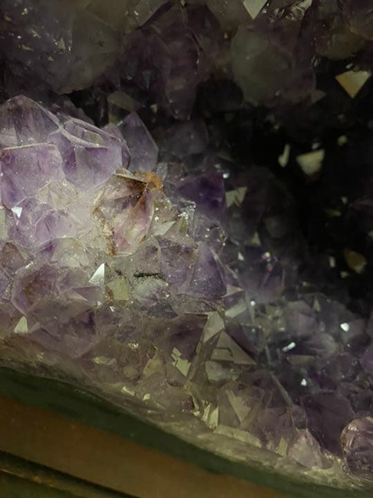 アメジストドーム、台座付き