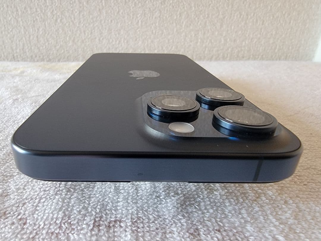 【極美品】iPhone 15 Pro Max 512GB 国内版/新品液晶交換済