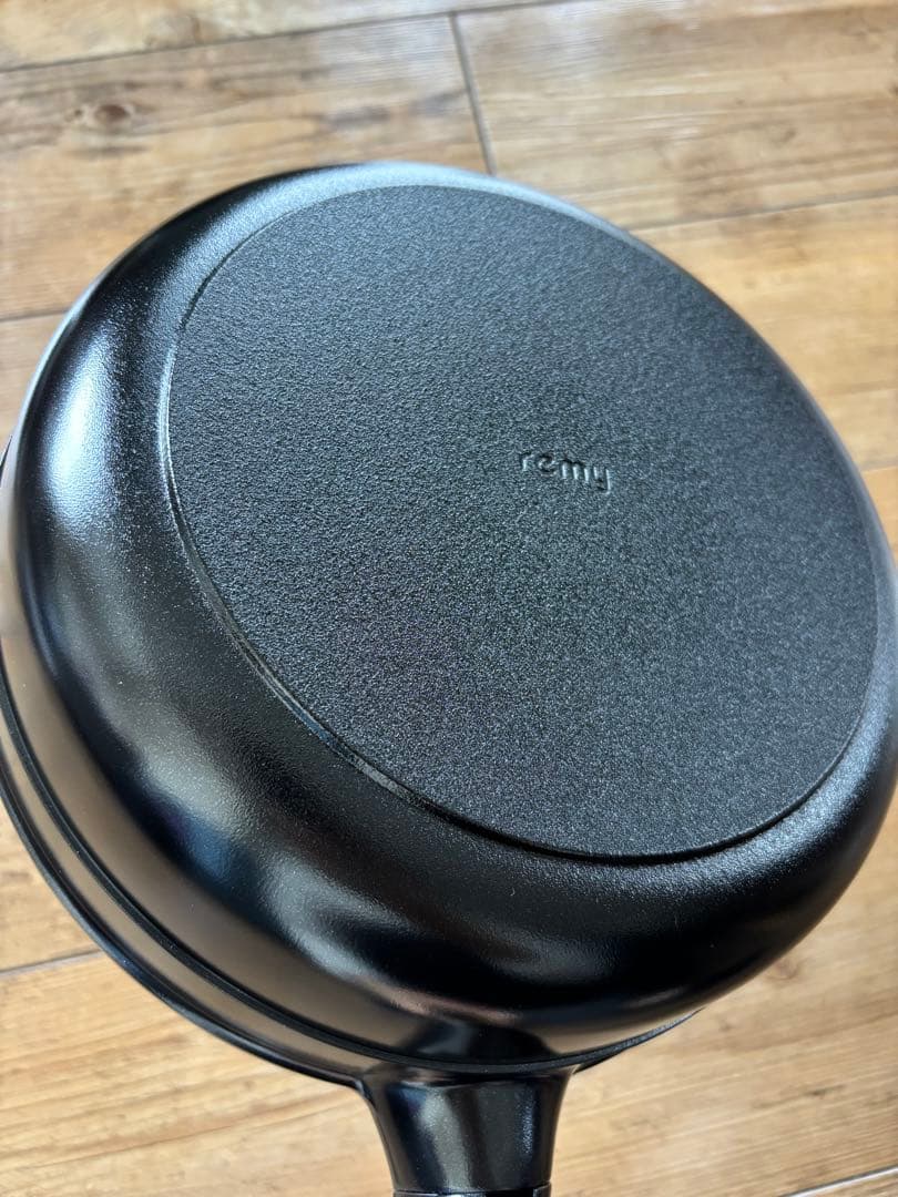 レミパンプラス　ブラック　新品