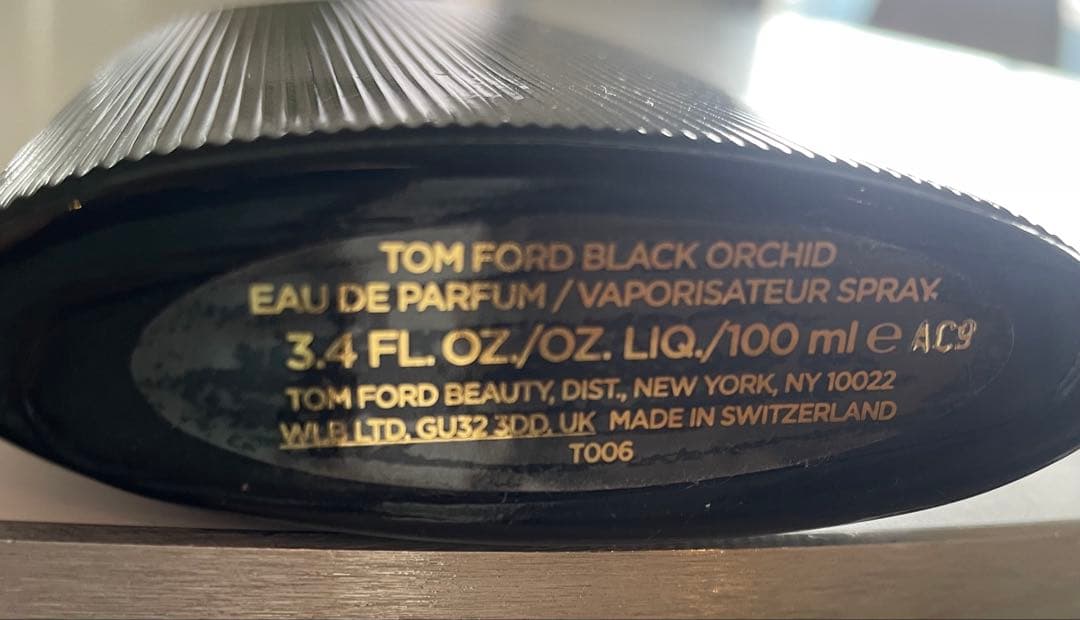 TOM FORD ブラック　オーキッド