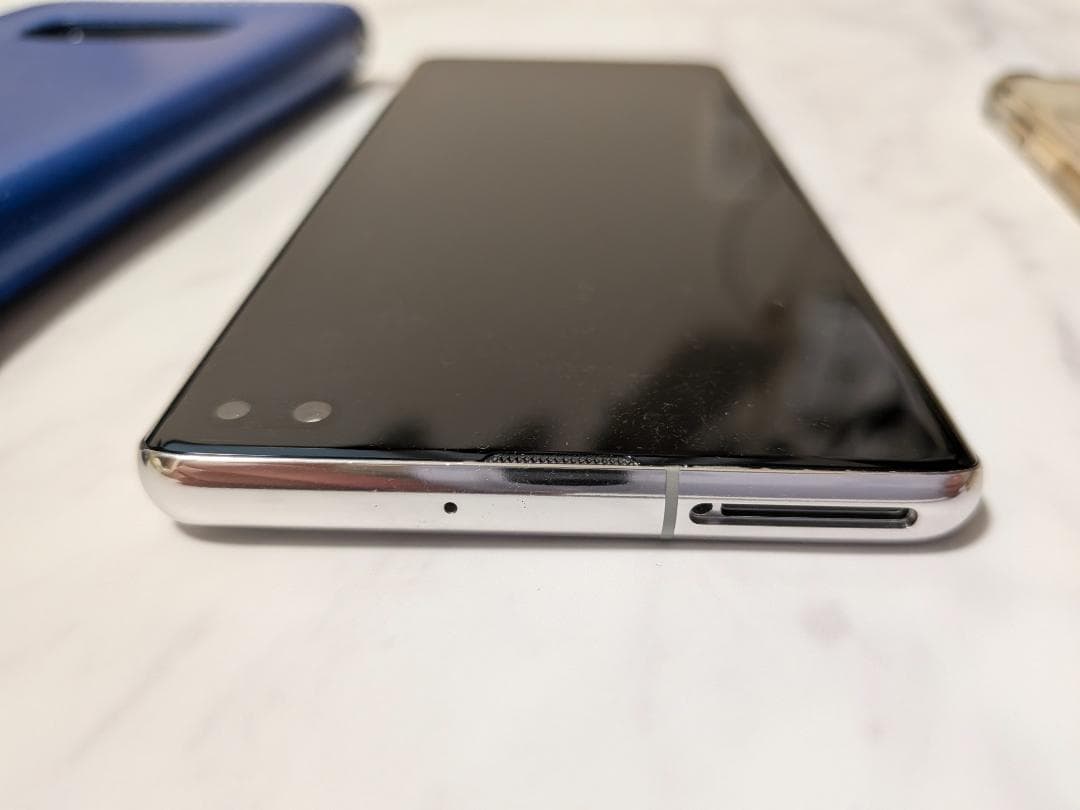 Galaxy S10+ 6.4インチ 8GB 128GB SM-G975F