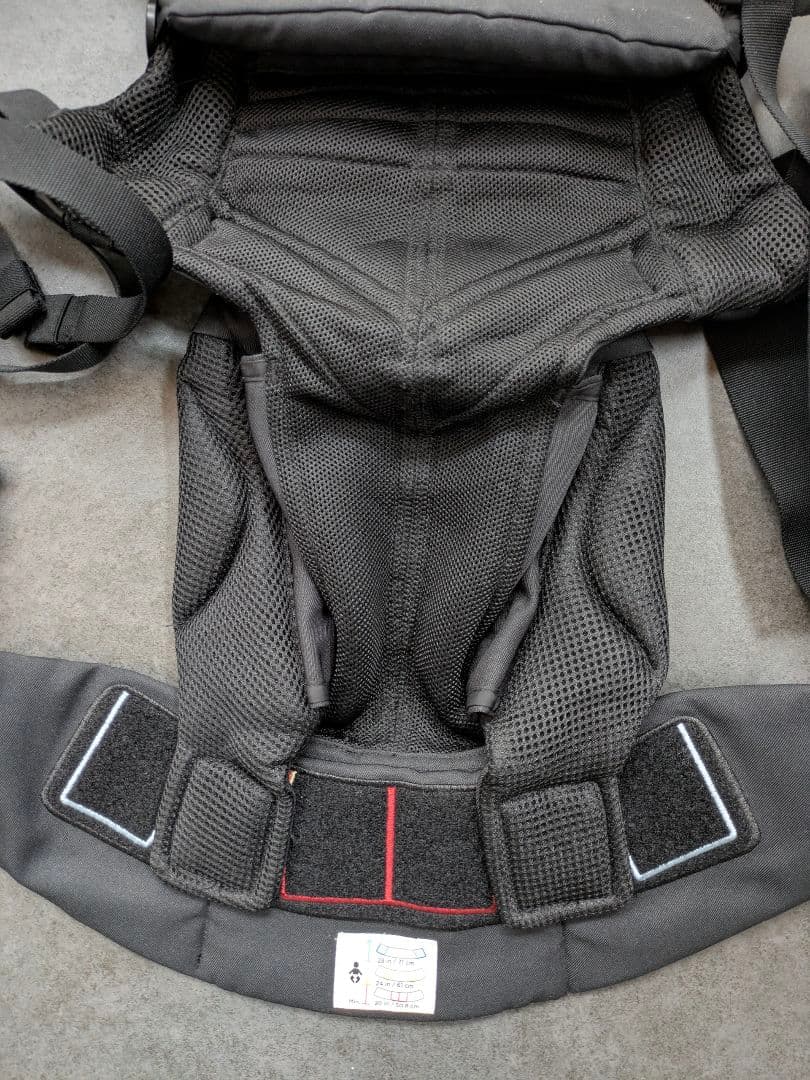 美品 エルゴベビー クールエア オムニ360 オニキス ブラック 抱っこ紐　黒