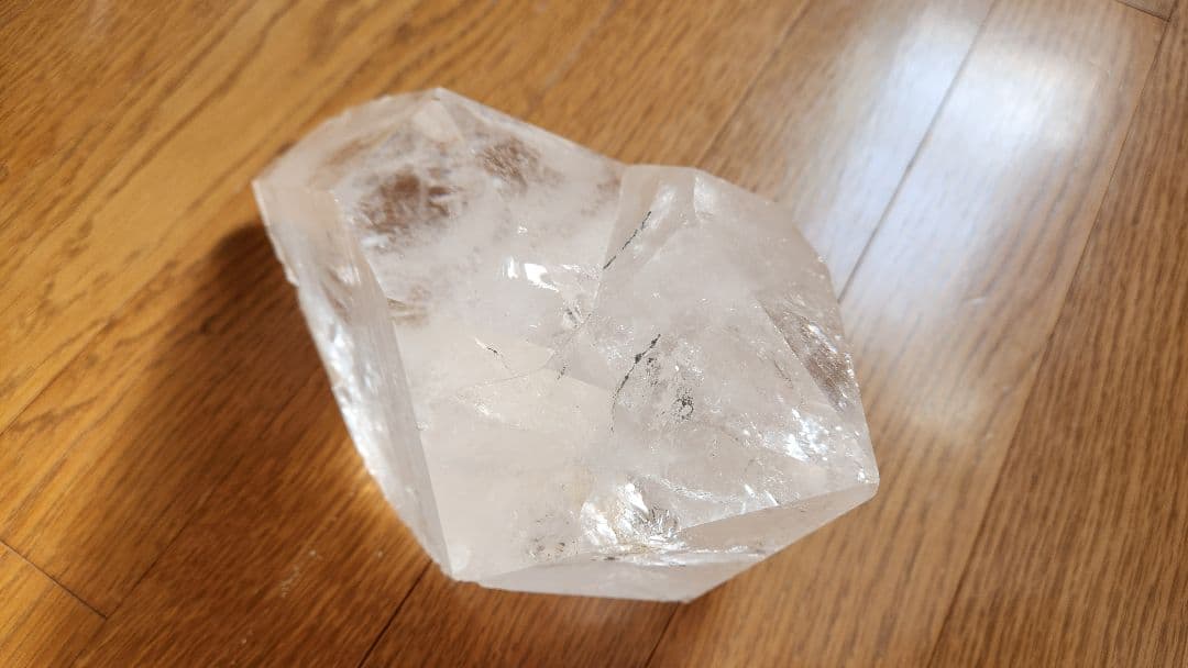 最終値下✨水晶　六角柱　イシスクリスタル　4.13キロ