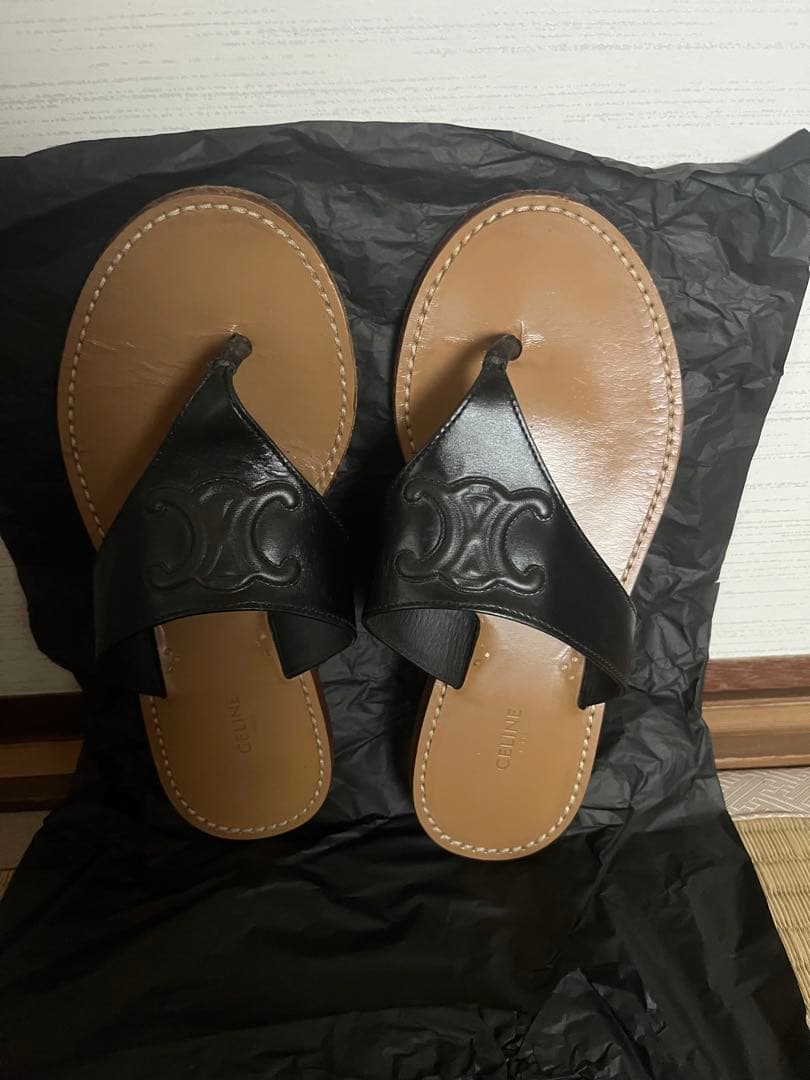 CELINE トリオンフ　サンダル