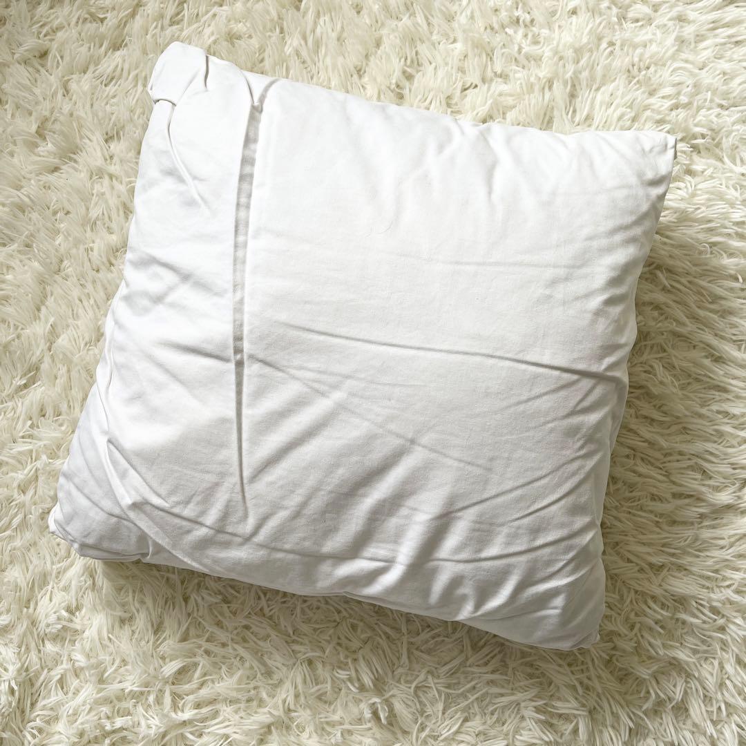 マックスマーラ　クッション　M字ロゴ　刺繍　モノグラム　ブラウン　茶色　キャメル