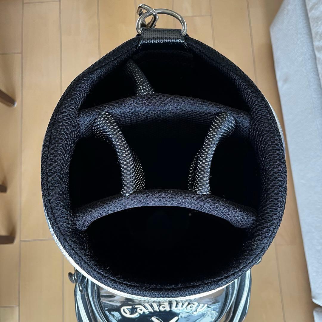 美品キャロウェイ　ド迫力大きめキャディバッグ　エナメル　9型　ブラック×シルバー
