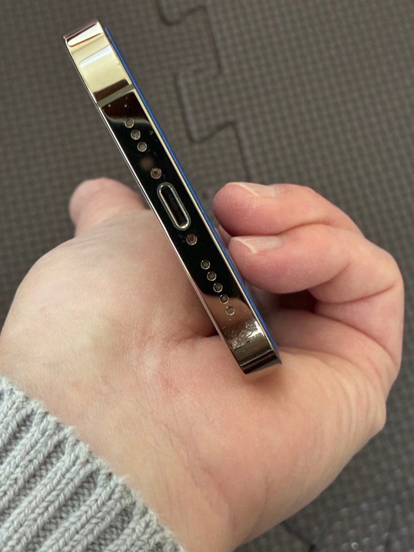 美品！ iPhone 12Pro ゴールド本体