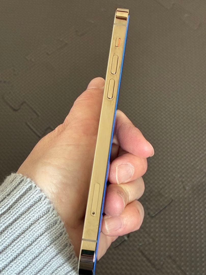 美品！ iPhone 12Pro ゴールド本体