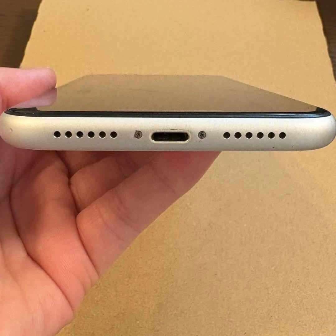 iPhoneXR ホワイト　128GB 本体のみ