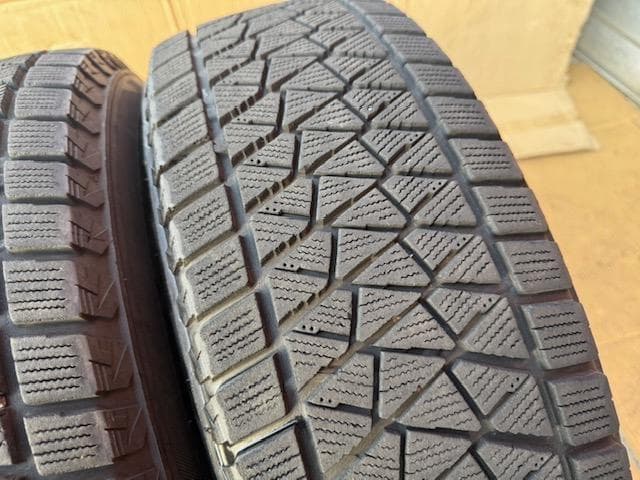 デリカ アウトランダー スタッドレスセット 215/70R16 2018年製