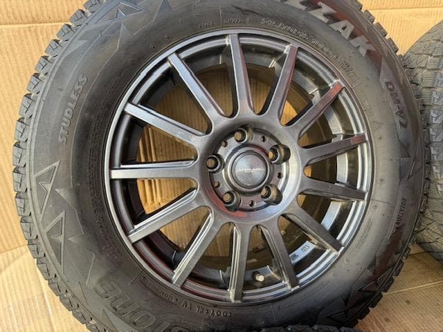 デリカ アウトランダー スタッドレスセット 215/70R16 2018年製