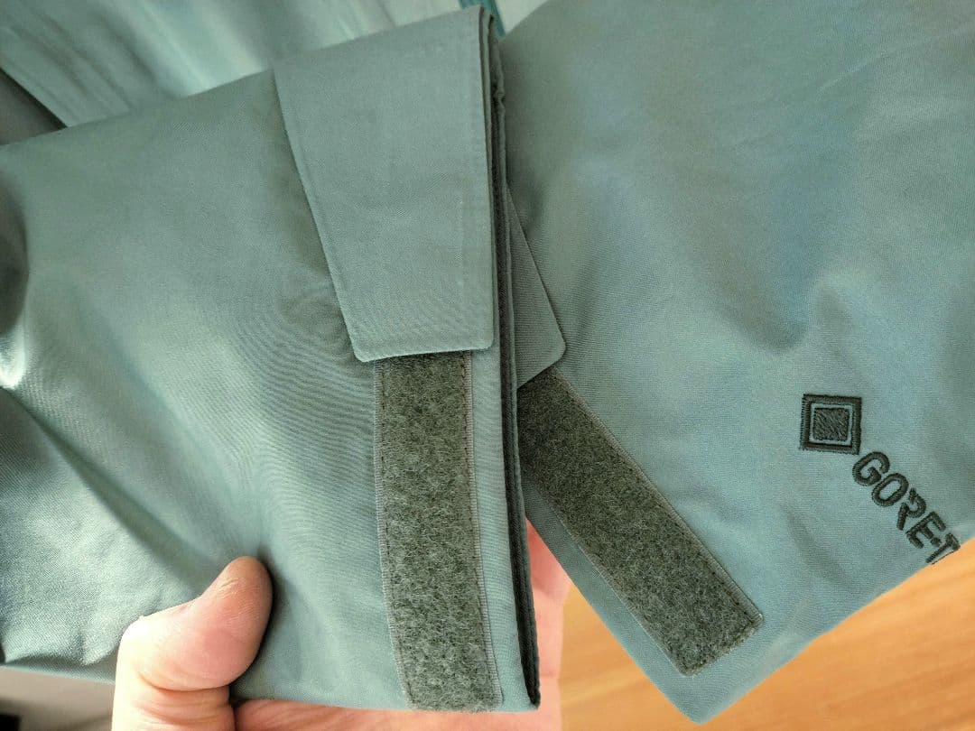 超美品 OUTDOOR RESERCH スノージャケット GORE-TEX