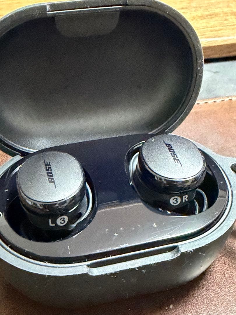 オプション多Bose QuietComfort Earbudsワイヤレスイヤホン