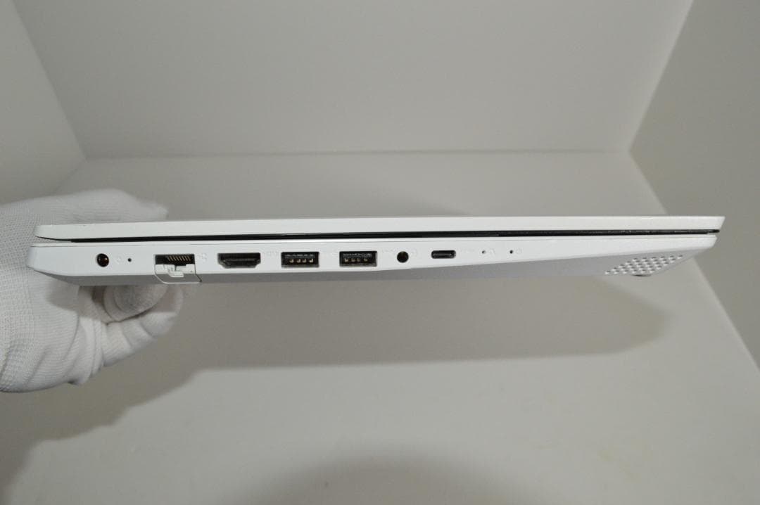 【美品】ホワイトLAVIE第8世代Corei7/20G/新品SSD1TB