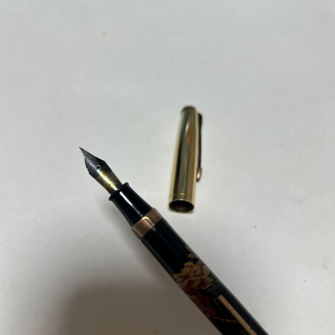 Mont Blanc万年筆　と　アンティーク万年筆