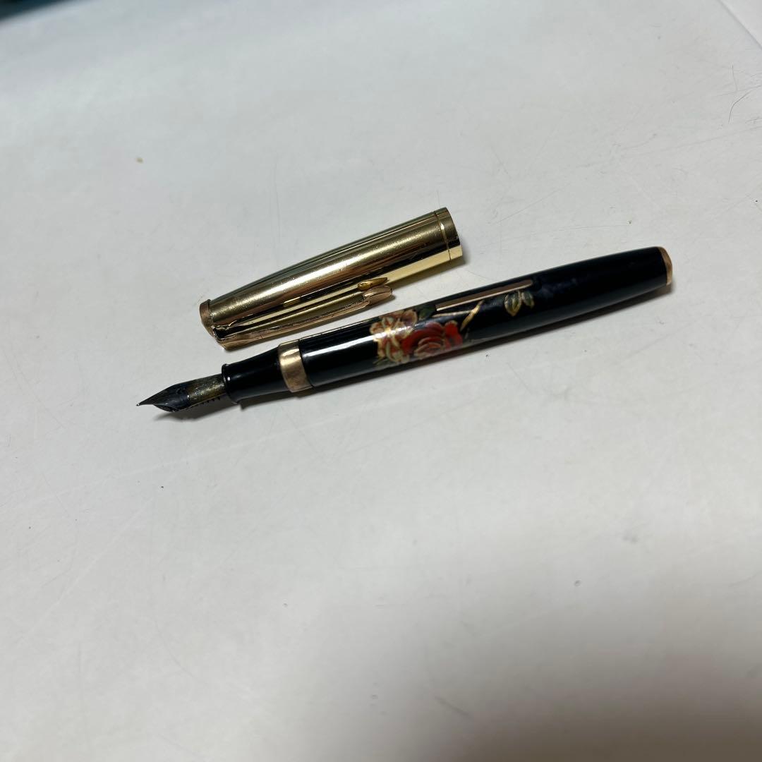 Mont Blanc万年筆　と　アンティーク万年筆
