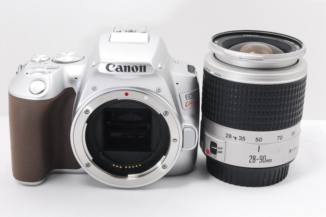 希少シルバーカラー！ Canon EOS kiss x10 新型機種で高性能♪