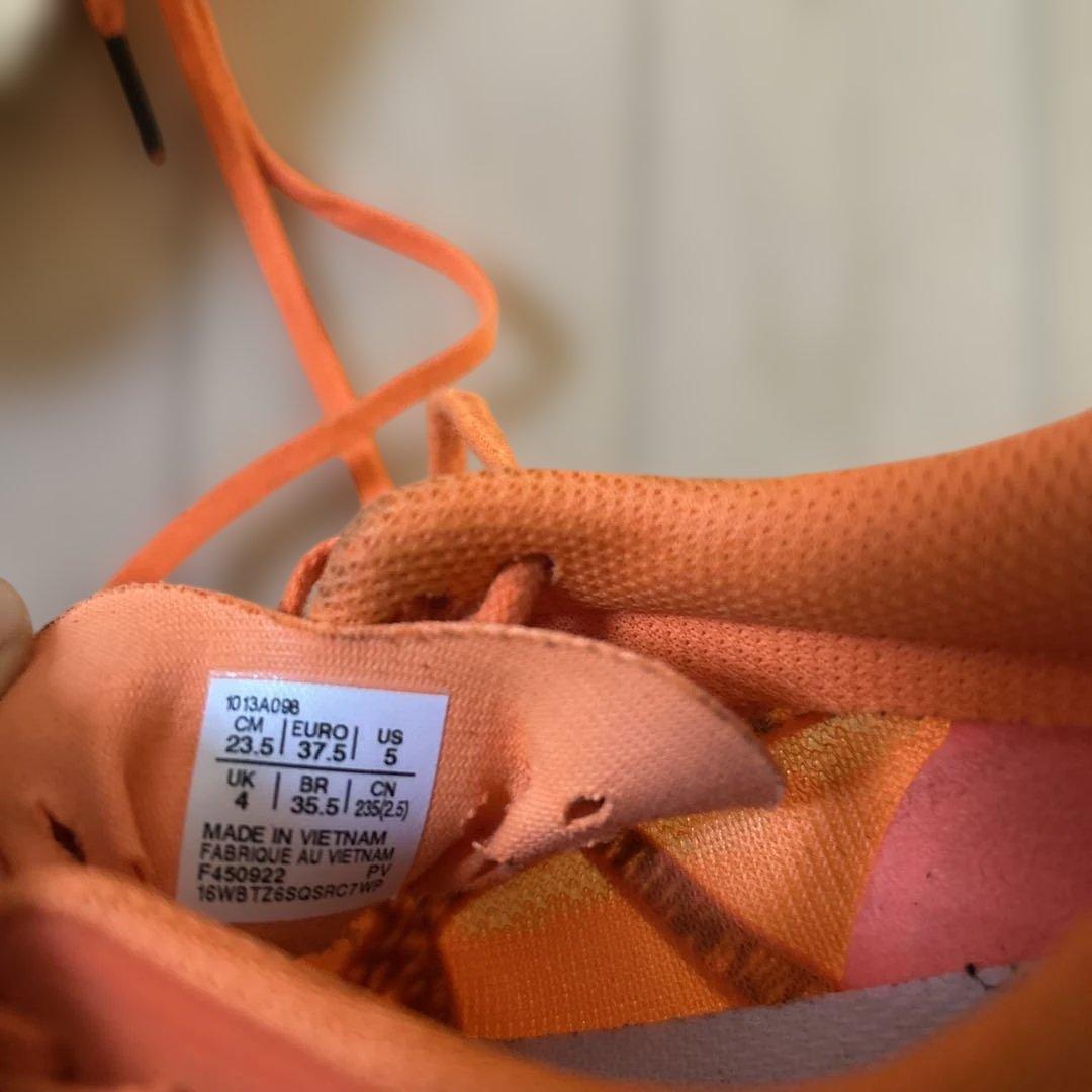 ASICS SORT THE MAGIC 6 オレンジスパイクシューズ