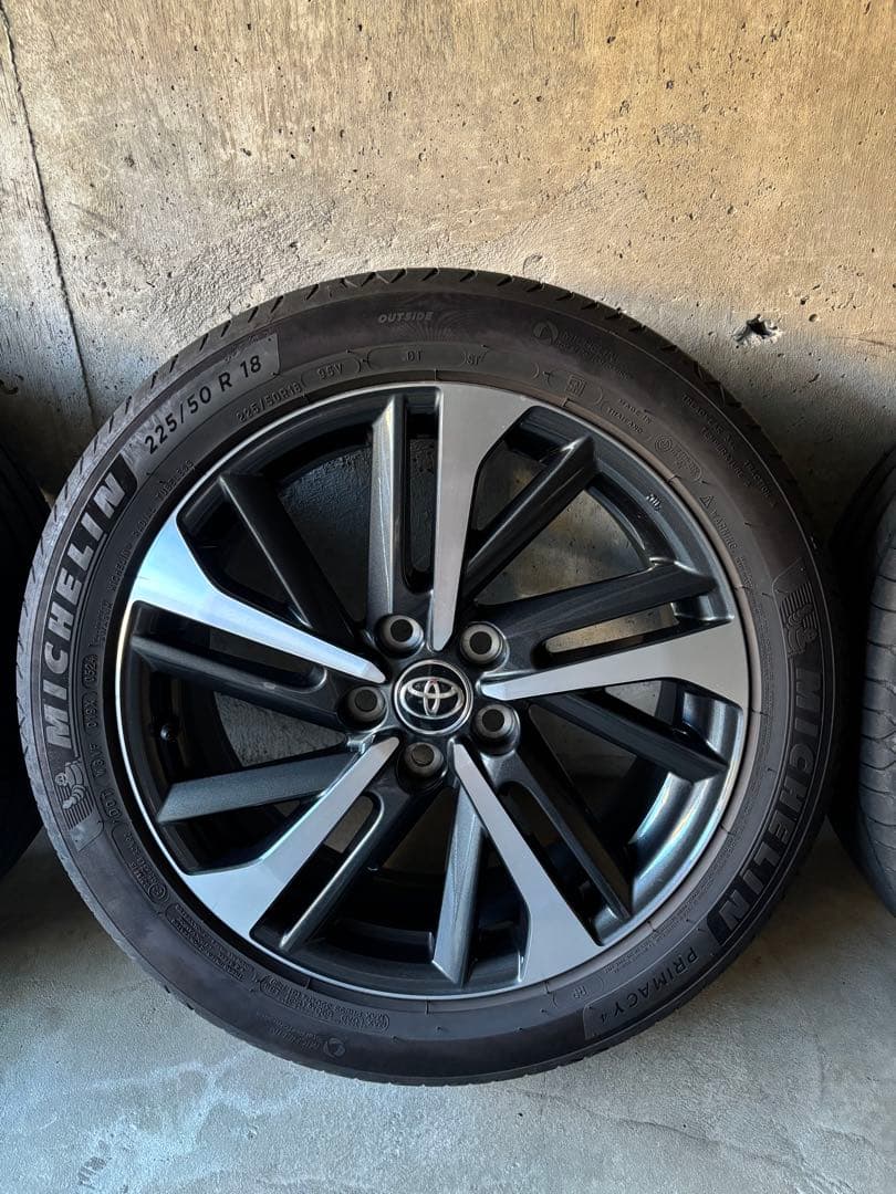 aoki カローラクロス純正ホイールとタイヤのセット 225/50 R18