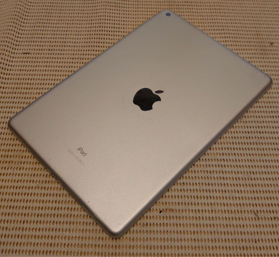 完動品iPad第8世代(A2270)本体32GBシルバー送料込MQ1GD