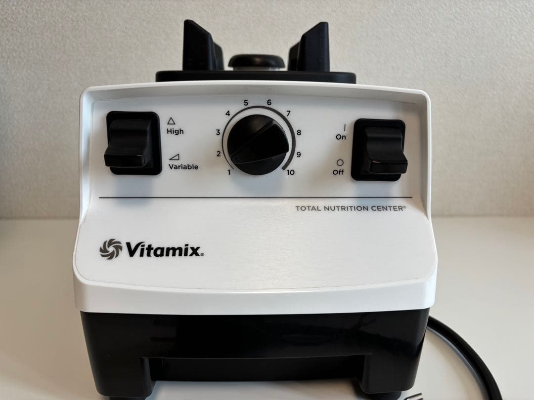 美品！ホワイトカラー Vitamixレシピブック付き/2018年東急百貨店で購入