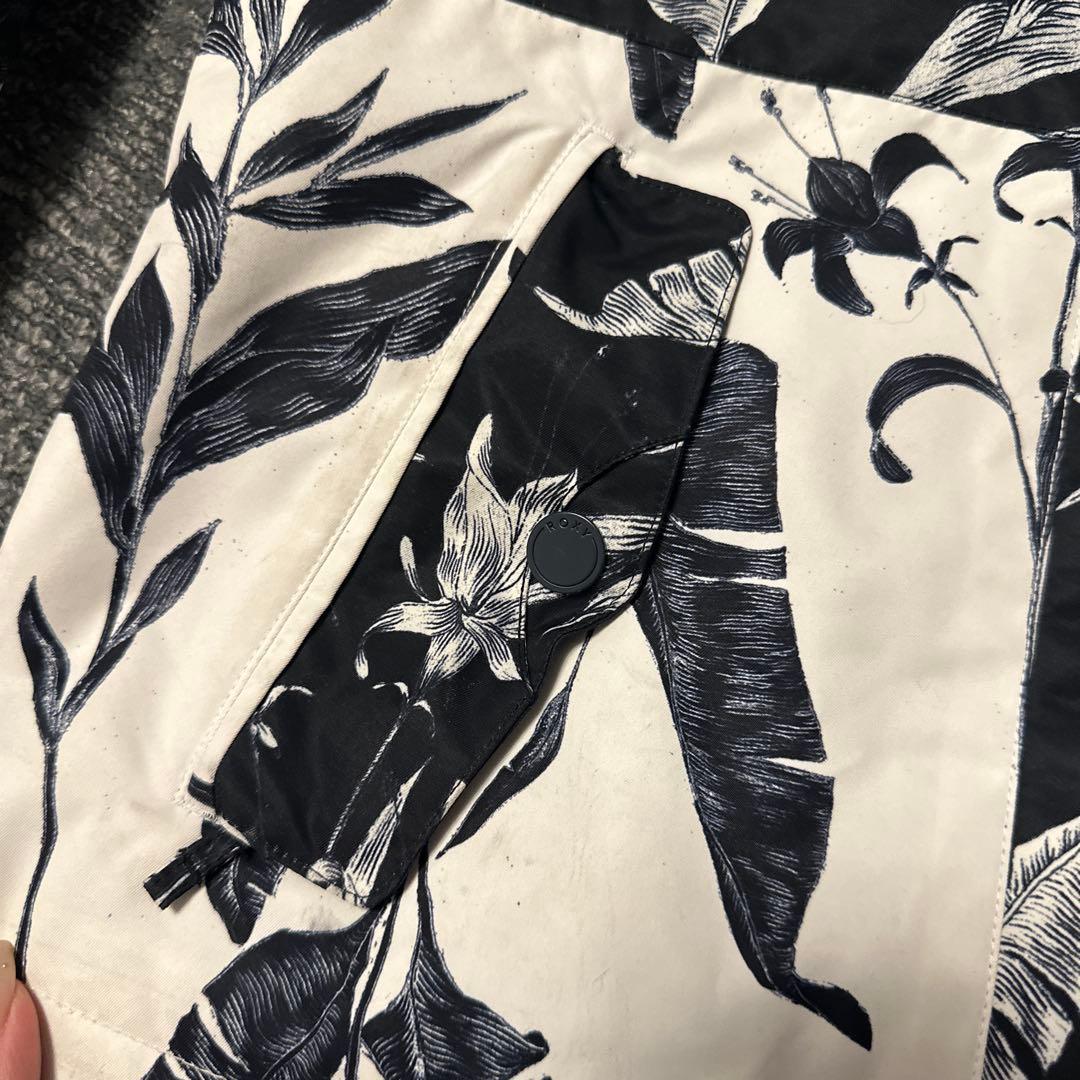 ROXY スノーボードウェア スキーウェア　オフホワイト 黒 柄 Mサイズ