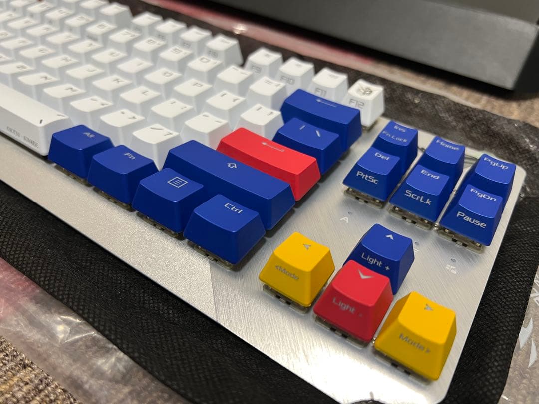 ROG STRIX SCOPE TKL ガンダム ゲーミング キーボード 赤軸