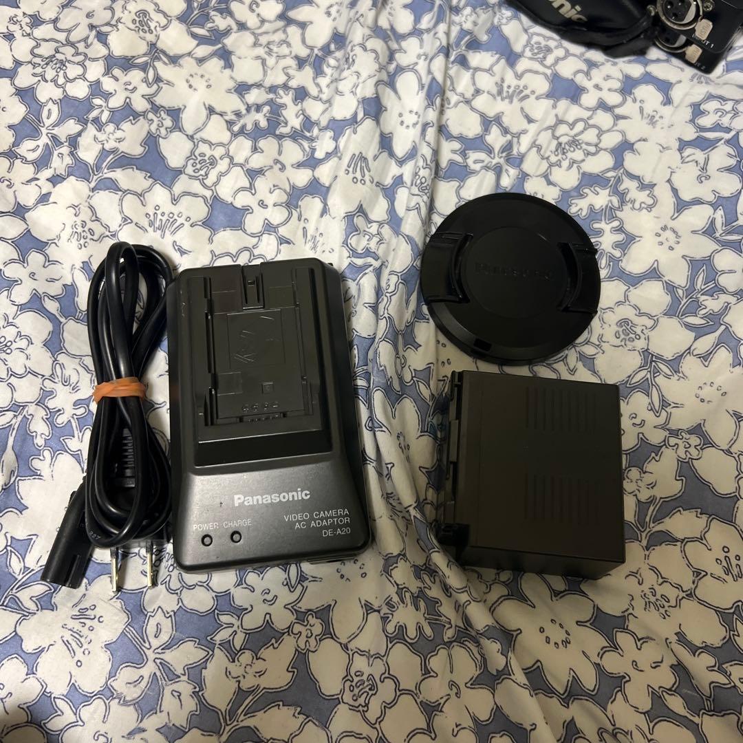 パナソニックmini DVカムレコーダ- AG-DVX100A通電ok ジャンク