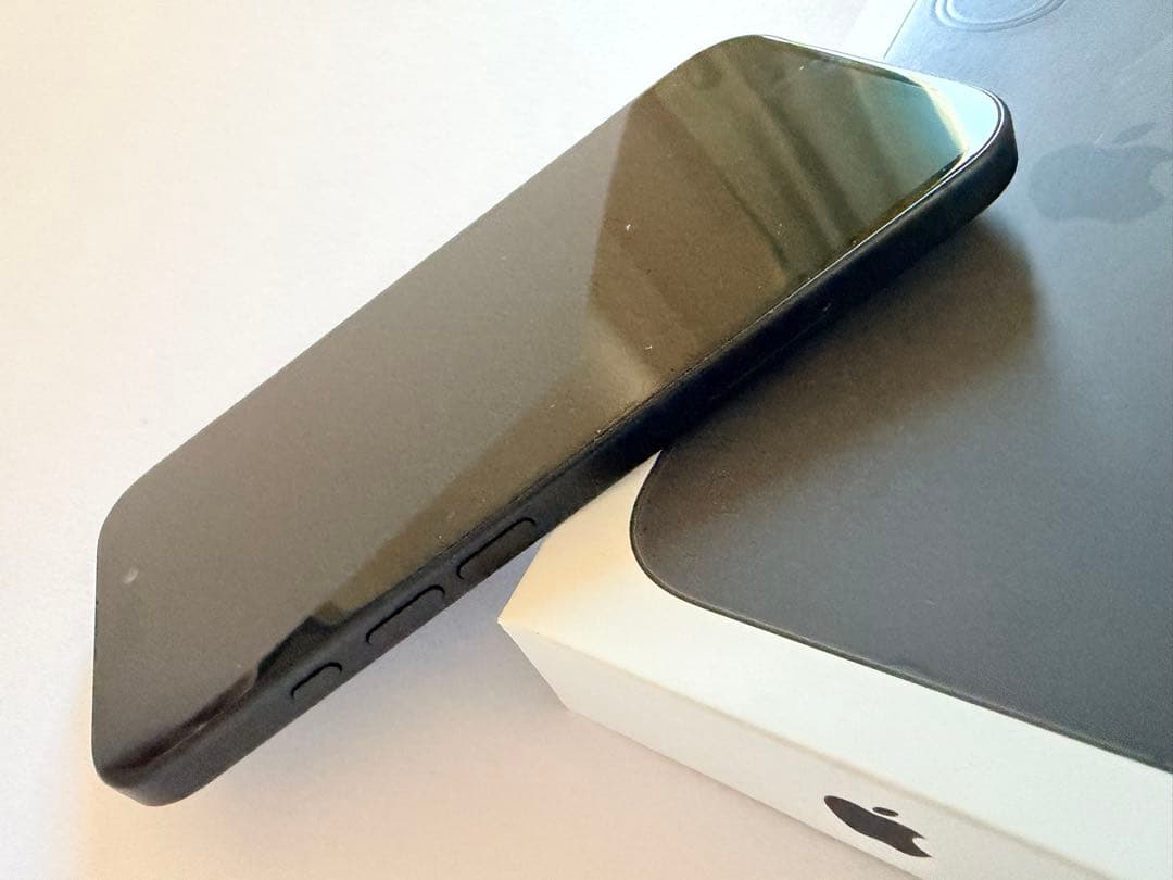 【美品】iPhone16 本体 SIMフリー ブラック 128GB