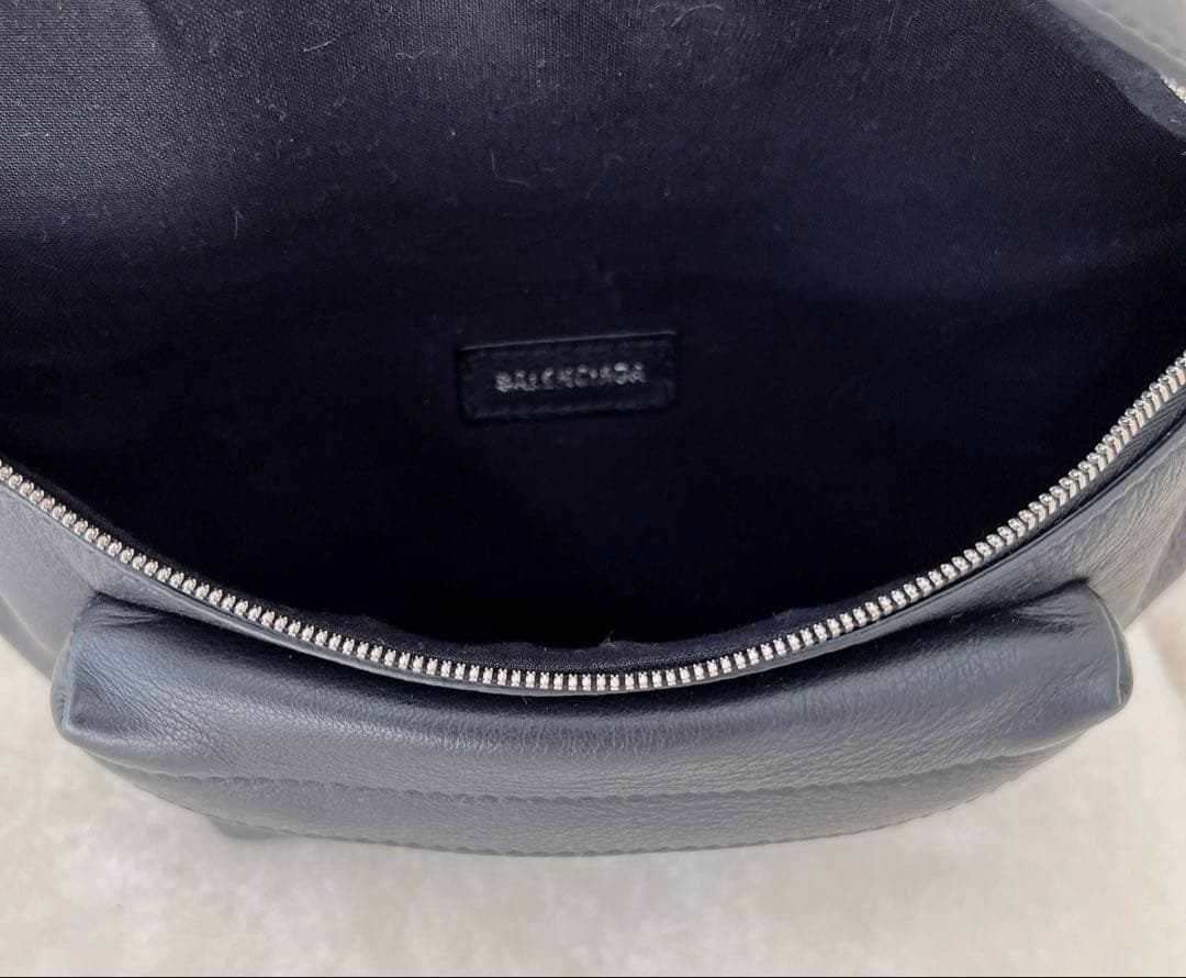 BALENCIAGA バレンシアガ ボディバッグ ウエストポーチ レザー ロゴ