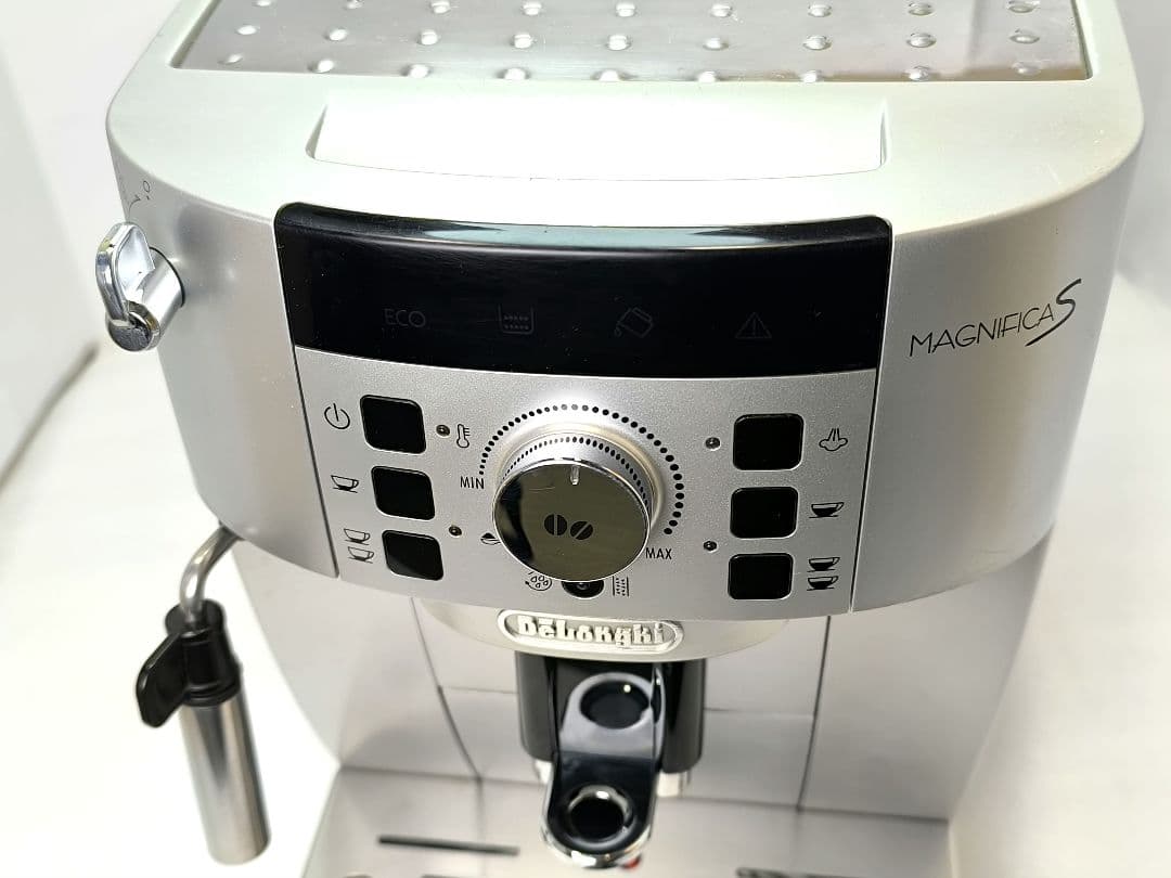 デロンギ　コンパクト2全自動コーヒーマシン　マグニフィカS　ECAM22110