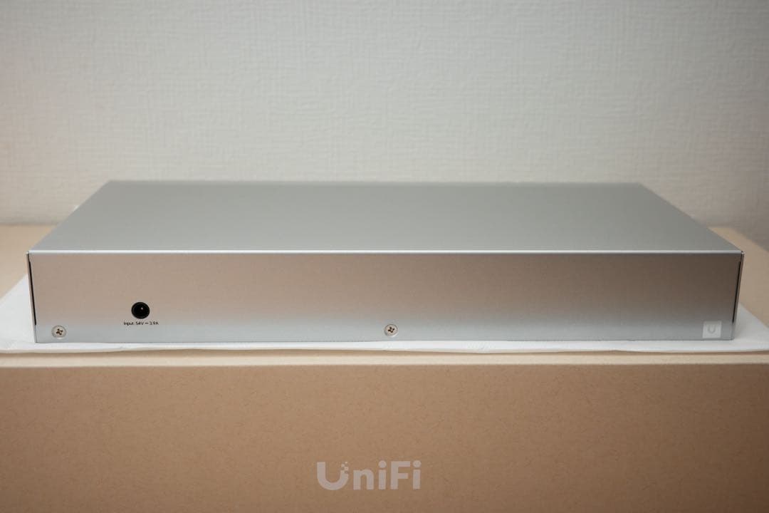 UniFi Pro Max 16 PoE & ラックマウント