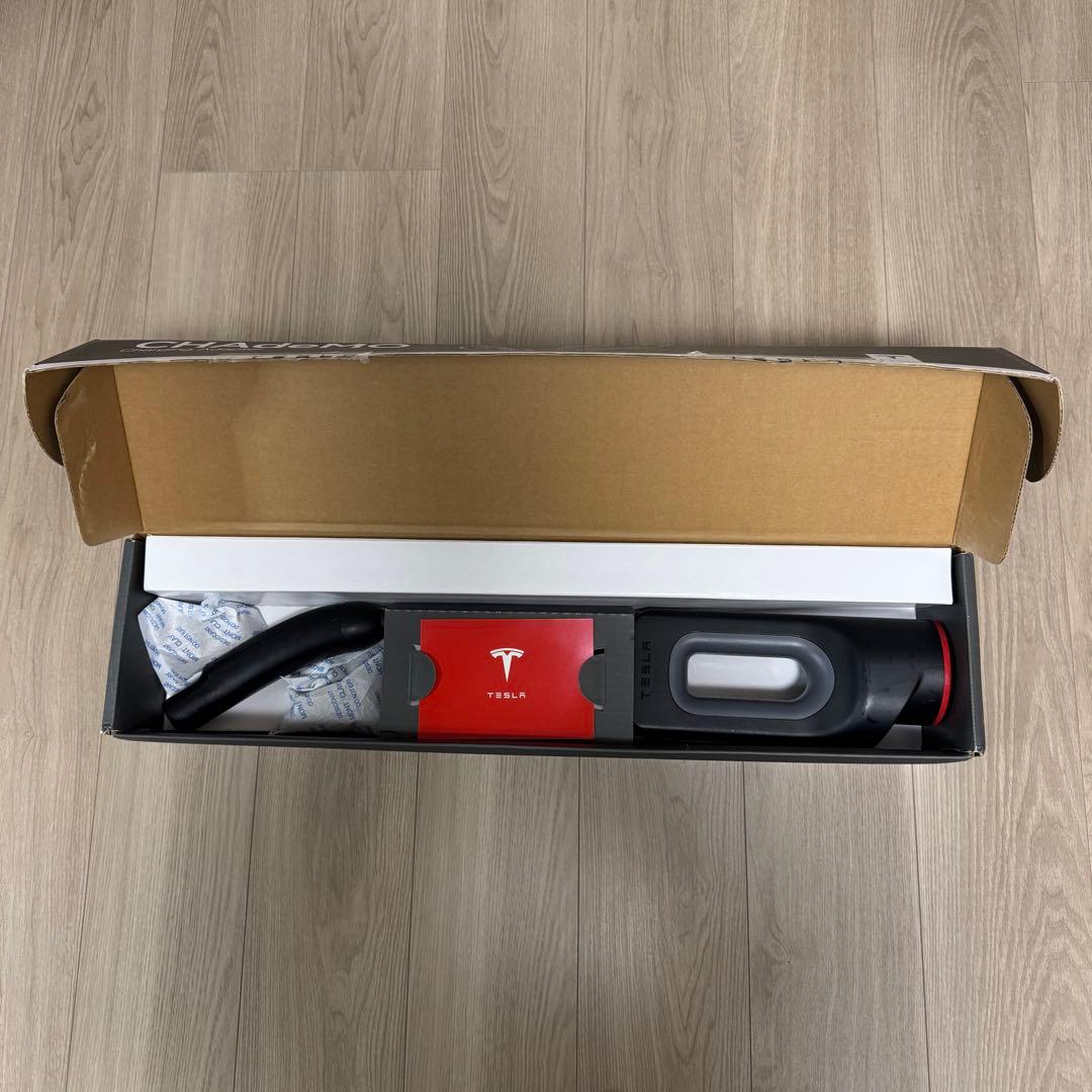 日本正規品　テスラ社　純正チャデモアダプター CHAdeMO Tesla