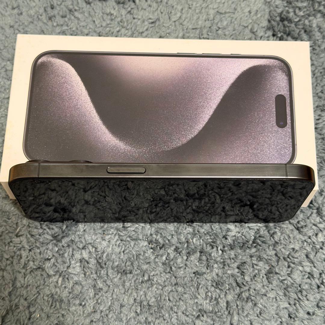 Apple iPhone 15Pro ブラックチタニウム256GB SIMフリー