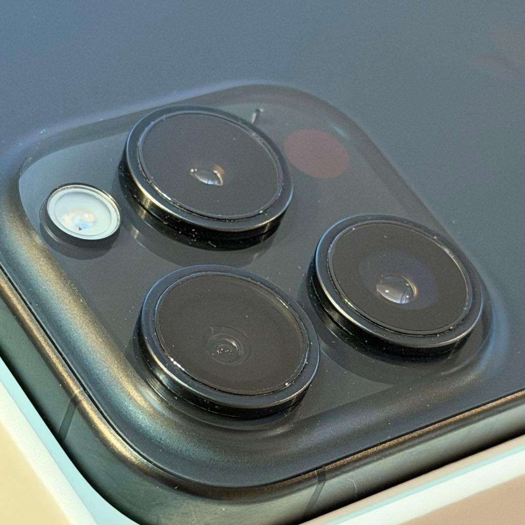 Apple iPhone 15Pro ブラックチタニウム256GB SIMフリー