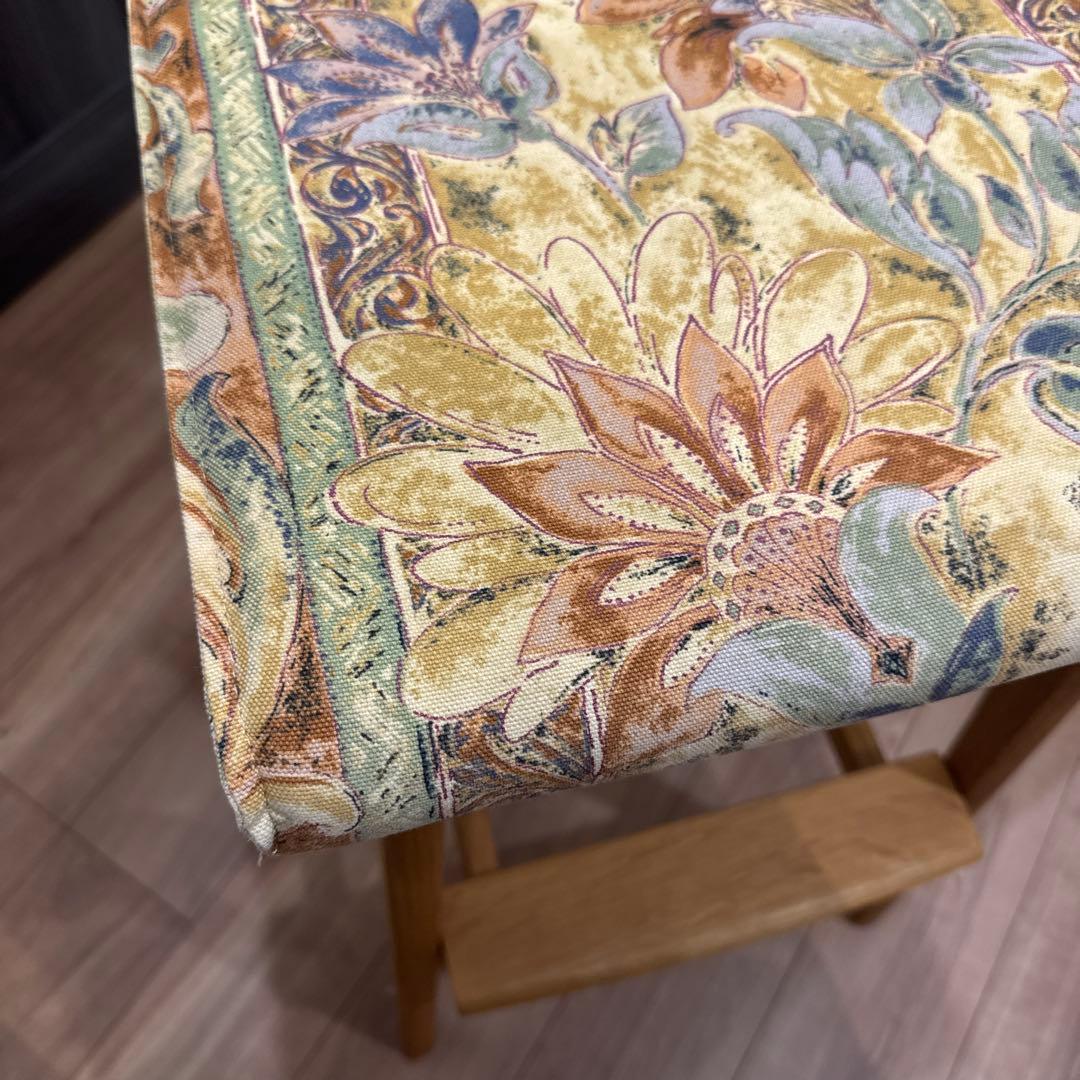 ナチュラルウッド バースツール 花柄クッション　飛騨産業