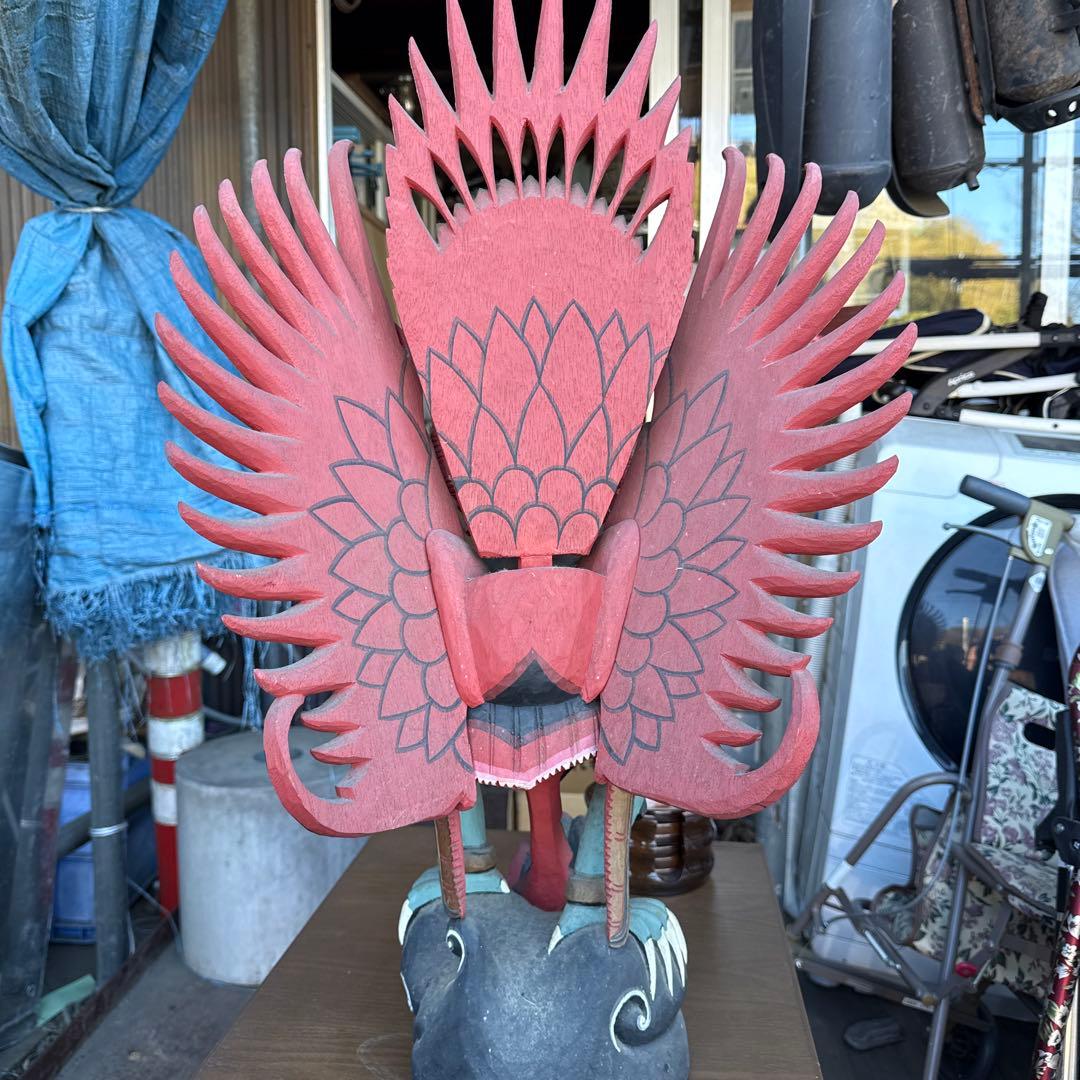 木製神話的生き物彫刻